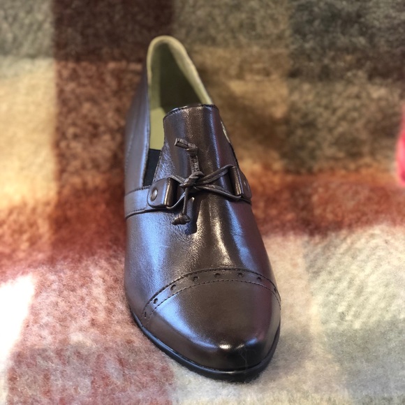 Mentha Lean Grey Heel Shoe with Tie Detail - Picture 3 of 3